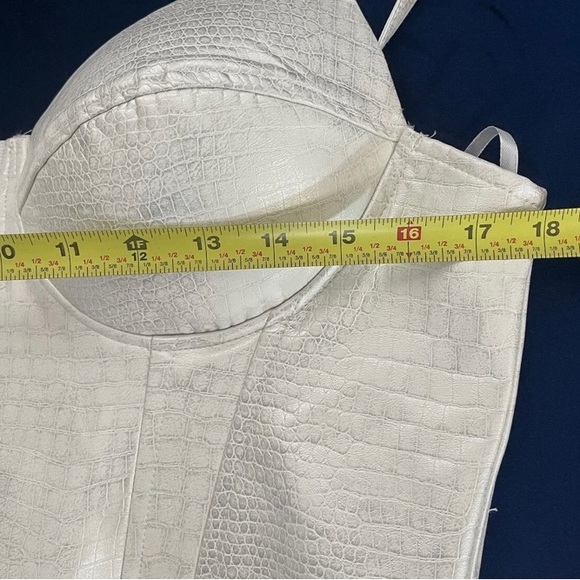 Pearl and silver snakeskin corset top - Picture 4 of 5